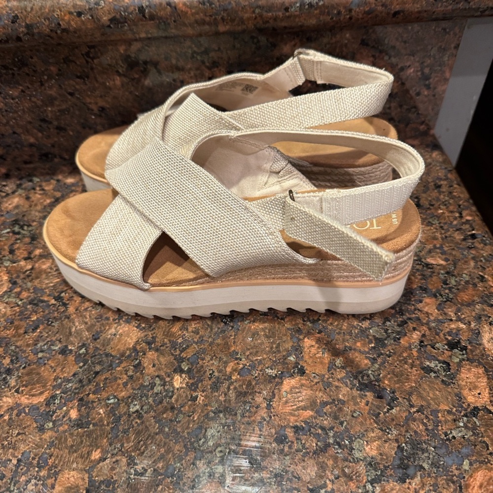 TOMS Natural/Cream Crisscross Platform Sandals - Picture 3 of 3